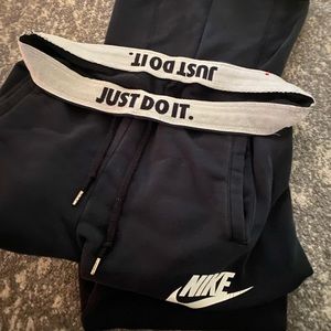 Nike sweatpants women’s